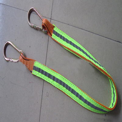 Reflective lifting sling